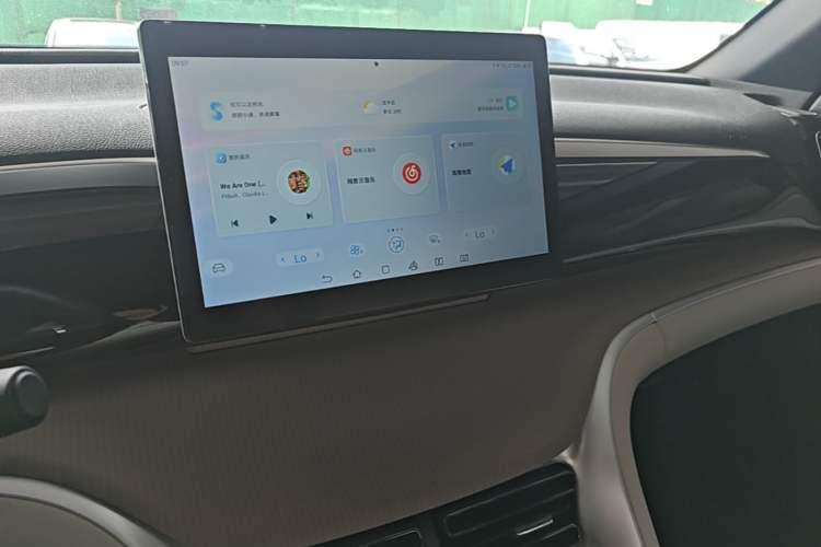 Used BYD Song Pro New Energy 2024 HONOR Edition DM-i 71KM Navigation Model Audio And AC Panel