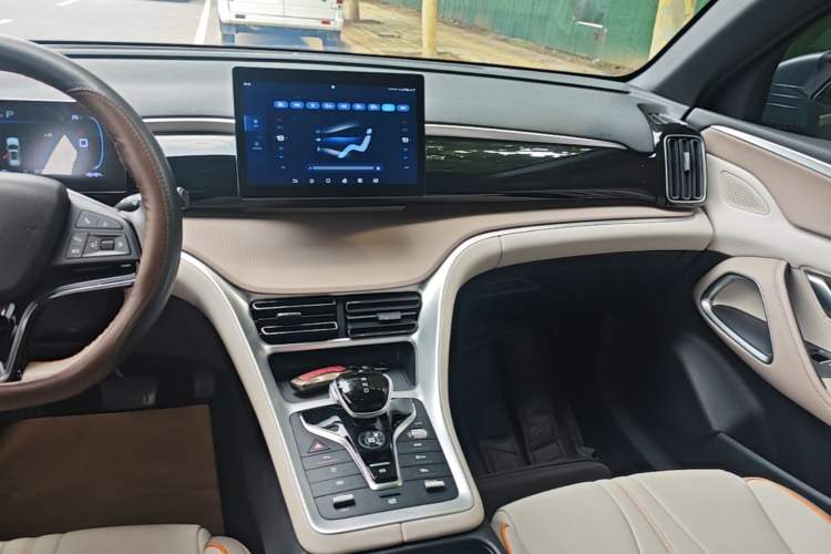 Used BYD Song Pro New Energy 2024 HONOR Edition DM-i 71KM Navigation Model Audio And AC Panel