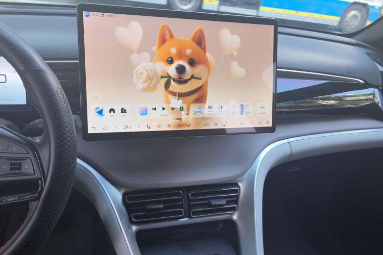 Used BYD Song Pro New Energy 2024 HONOR Edition DM-i 110KM Excellence Model Audio And AC Panel