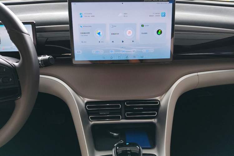 Used BYD Song Pro New Energy 2024 HONOR Edition DM-i 110KM Beyond Model Audio And AC Panel