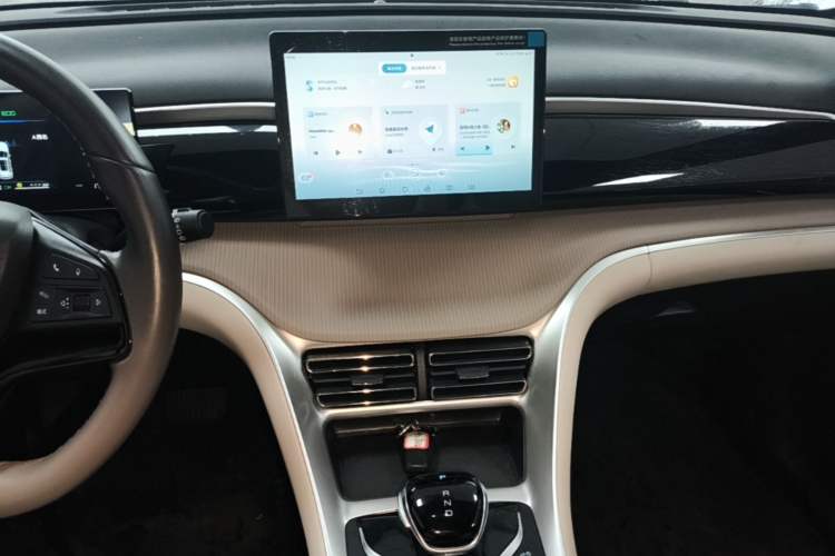 Used BYD Song Pro New Energy 2024 HONOR Edition DM-i 71KM Navigation Model Audio And AC Panel