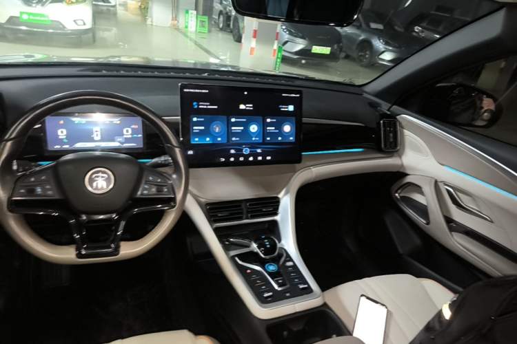 Used BYD Song Pro New Energy 2024 HONOR Edition DM-i 110KM Excellence Model Audio And AC Panel