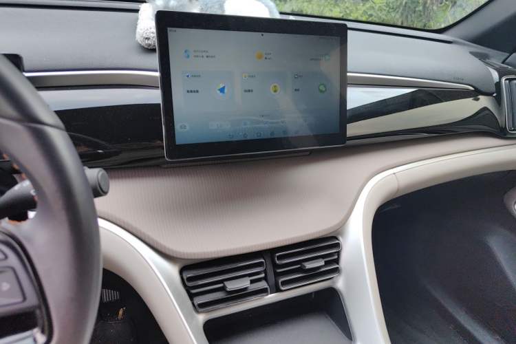 Used BYD Song Pro New Energy 2024 HONOR Edition DM-i 71KM Navigation Model Audio And AC Panel
