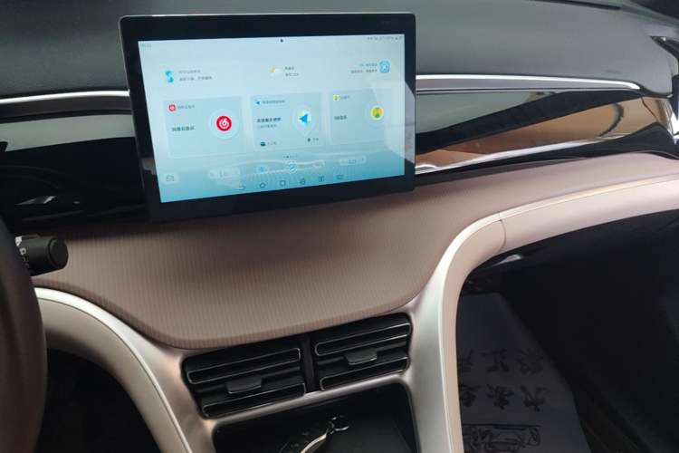 Used BYD Song Pro New Energy 2024 HONOR Edition DM-i 71KM Navigation Model Audio And AC Panel