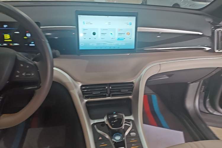 Used BYD Song Pro New Energy 2024 HONOR Edition DM-i 71KM Navigation Model Audio And AC Panel