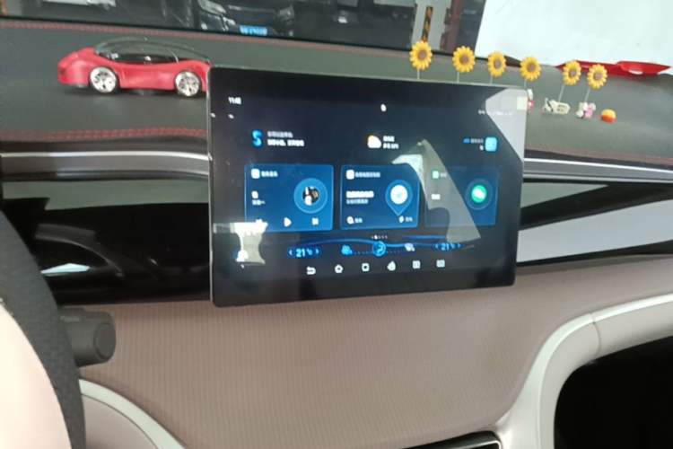 Used BYD Song Pro New Energy 2024 HONOR Edition DM-i 71KM Navigation Model Audio And AC Panel