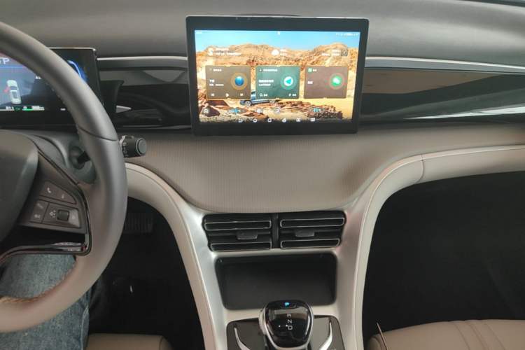 Used BYD Song Pro New Energy 2024 HONOR Edition DM-i 71KM Leading Model Audio And AC Panel