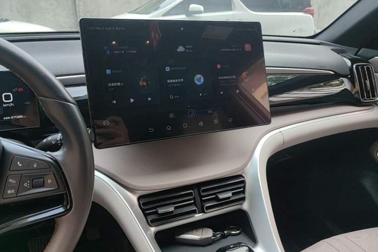 Used BYD Song Pro New Energy 2024 HONOR Edition DM-i 110KM Excellence Model Audio And AC Panel