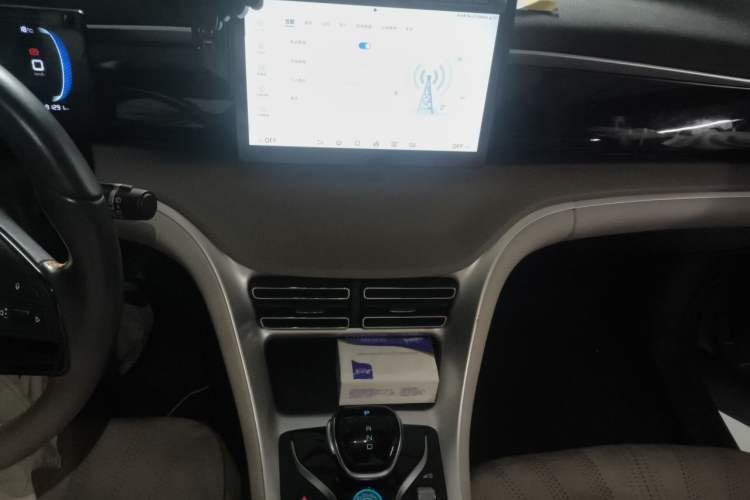 Used BYD Song Pro New Energy 2024 HONOR Edition DM-i 71KM Navigation Model Audio And AC Panel