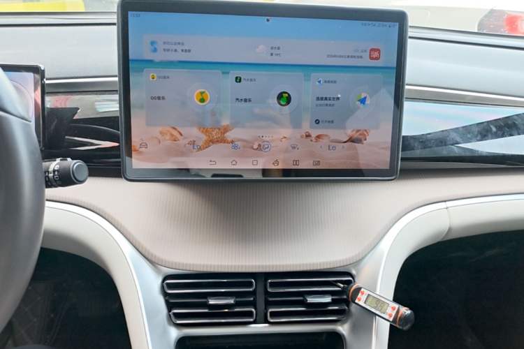 Used BYD Song Pro New Energy 2024 HONOR Edition DM-i 110KM Beyond Model Audio And AC Panel