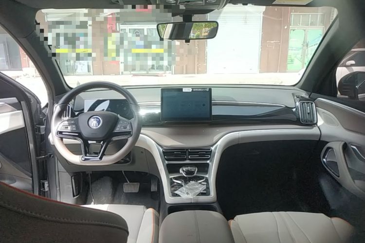 Used BYD Song Pro New Energy 2024 HONOR Edition DM-i 71KM Navigation Model Center Console