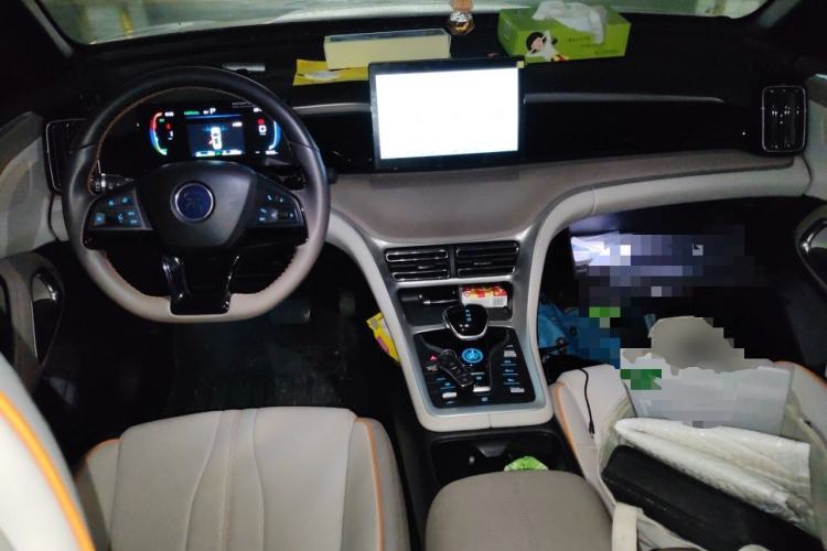 Used BYD Song Pro New Energy 2024 HONOR Edition DM-i 71KM Navigation Model Center Console