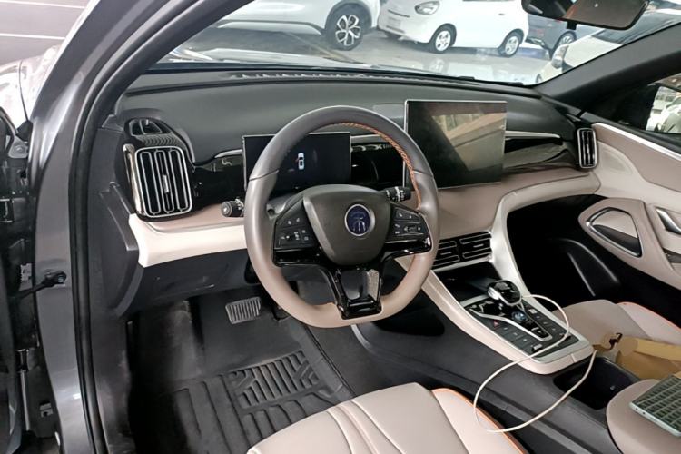 Used BYD Song Pro New Energy 2024 HONOR Edition DM-i 110KM Beyond Model Center Console