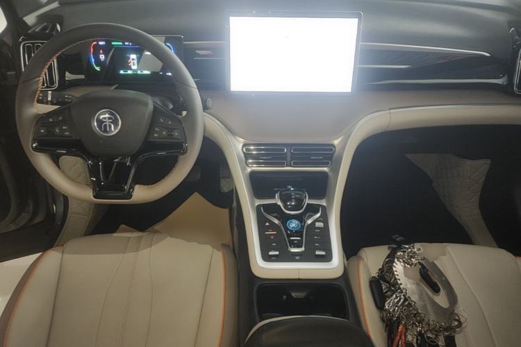 Used BYD Song Pro New Energy 2024 HONOR Edition DM-i 71KM Navigation Model Center Console
