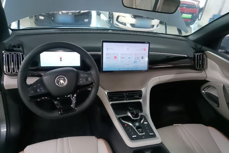 Used BYD Song Pro New Energy 2024 HONOR Edition DM-i 110KM Beyond Model Center Console