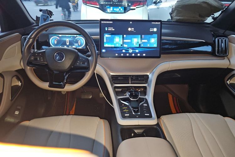 Used BYD Song Pro New Energy 2024 HONOR Edition DM-i 110KM Excellence Model Center Console