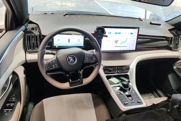 Used BYD Song Pro New Energy 2024 HONOR Edition DM-i 110KM Beyond Model Center Console
