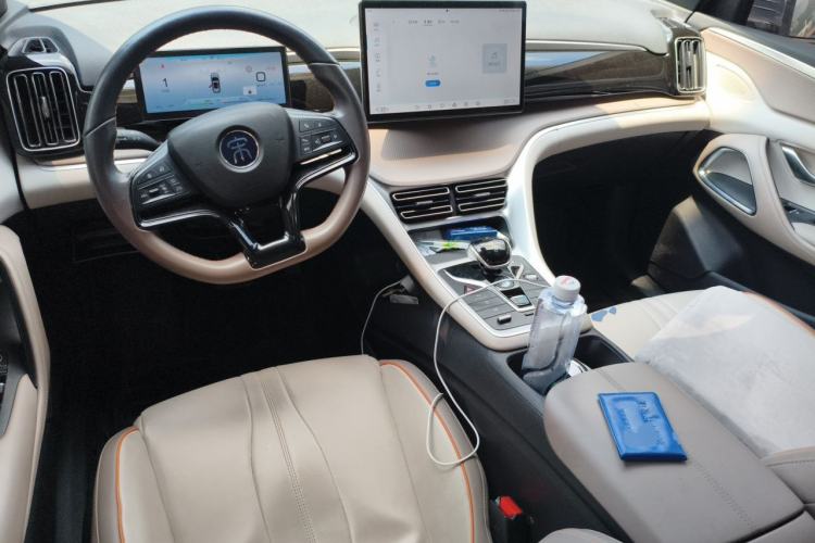 Used BYD Song Pro New Energy 2024 HONOR Edition DM-i 110KM Beyond Model Center Console
