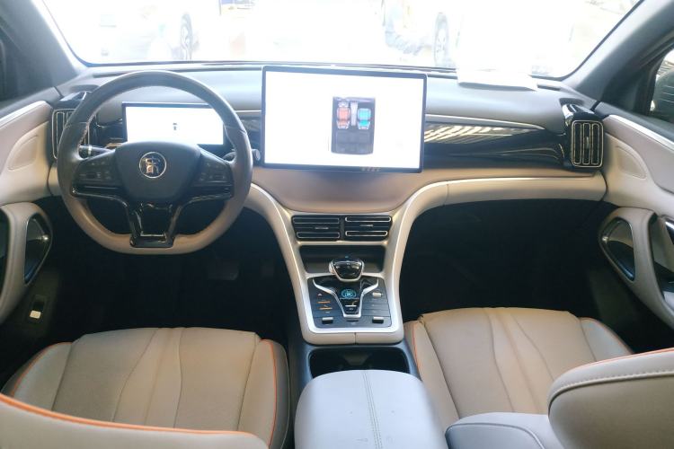 Used BYD Song Pro New Energy 2024 HONOR Edition DM-i 110KM Excellence Model Center Console