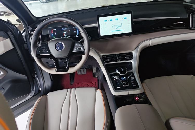 Used BYD Song Pro New Energy 2024 HONOR Edition DM-i 71KM Navigation Model Center Console