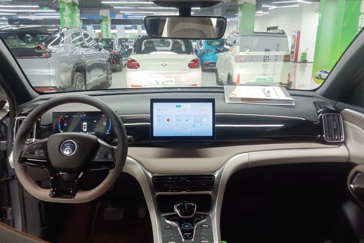 Used BYD Song Pro New Energy 2024 HONOR Edition DM-i 71KM Navigation Model Center Console
