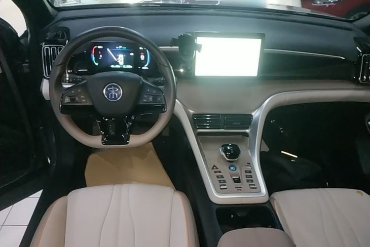 Used BYD Song Pro New Energy 2024 HONOR Edition DM-i 71KM Navigation Model Center Console