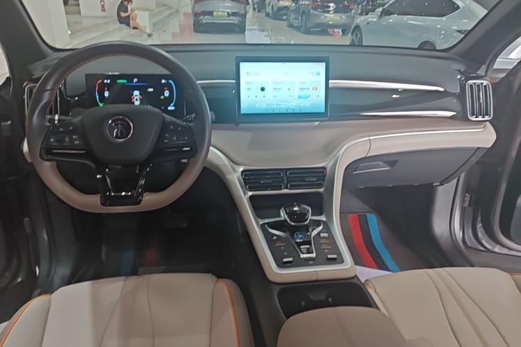 Used BYD Song Pro New Energy 2024 HONOR Edition DM-i 71KM Navigation Model Center Console