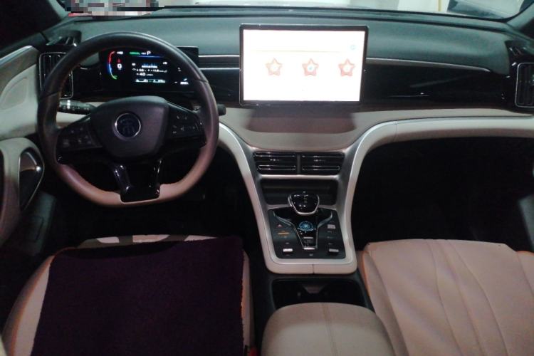 Used BYD Song Pro New Energy 2024 HONOR Edition DM-i 71KM Beyond Model Center Console