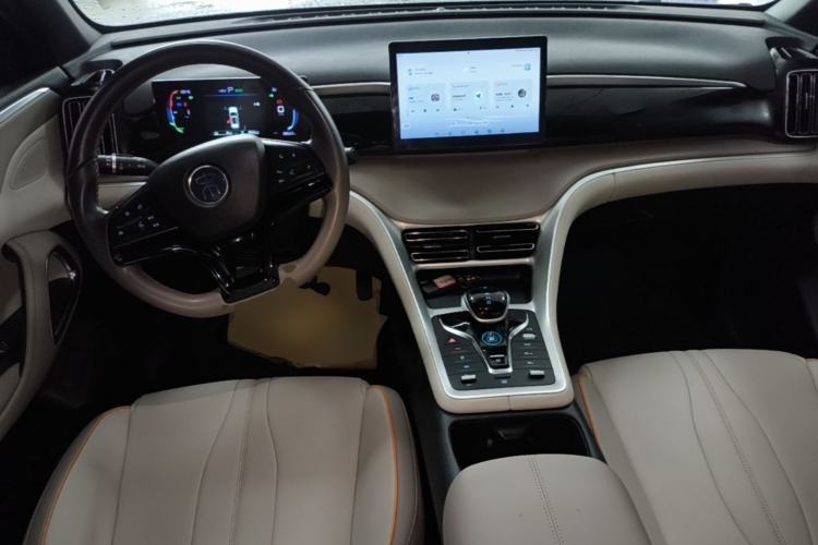 Used BYD Song Pro New Energy 2024 HONOR Edition DM-i 71KM Navigation Model Center Console