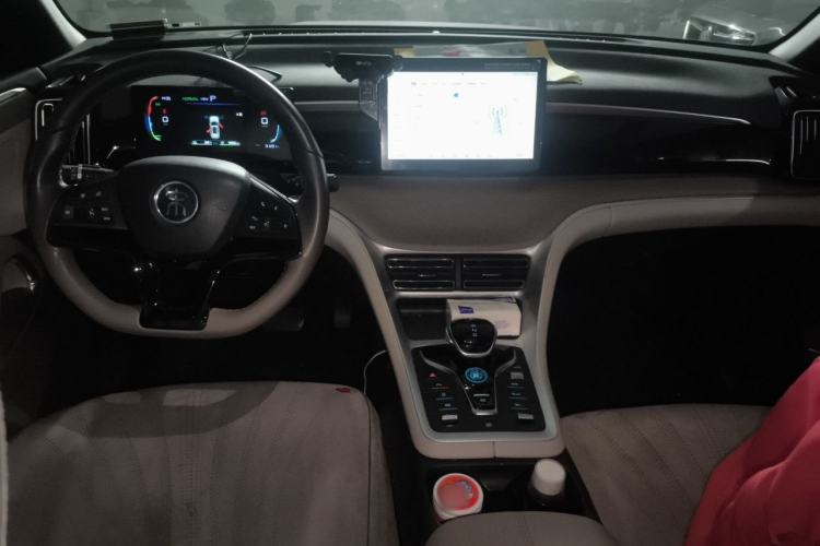 Used BYD Song Pro New Energy 2024 HONOR Edition DM-i 71KM Navigation Model Center Console