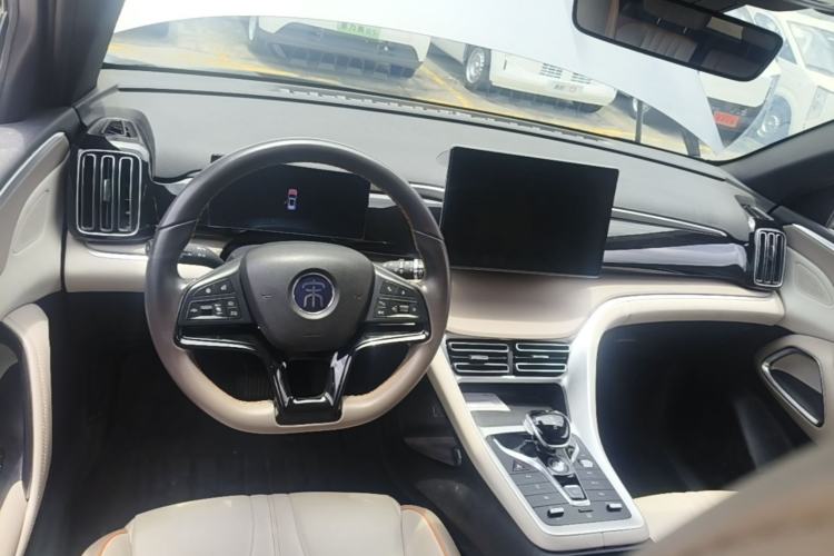 Used BYD Song Pro New Energy 2024 HONOR Edition DM-i 110KM Beyond Model Center Console