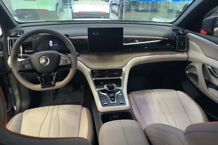 Used BYD Song Pro New Energy 2024 HONOR Edition DM-i 71KM Navigation Model Center Console
