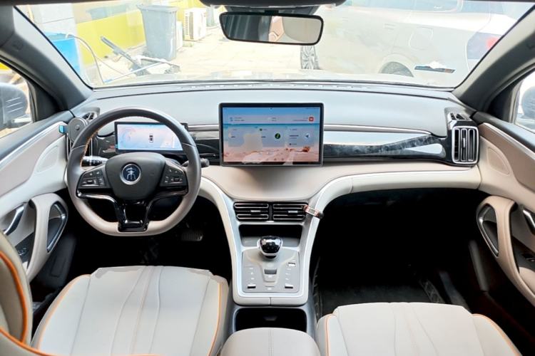 Used BYD Song Pro New Energy 2024 HONOR Edition DM-i 110KM Beyond Model Center Console