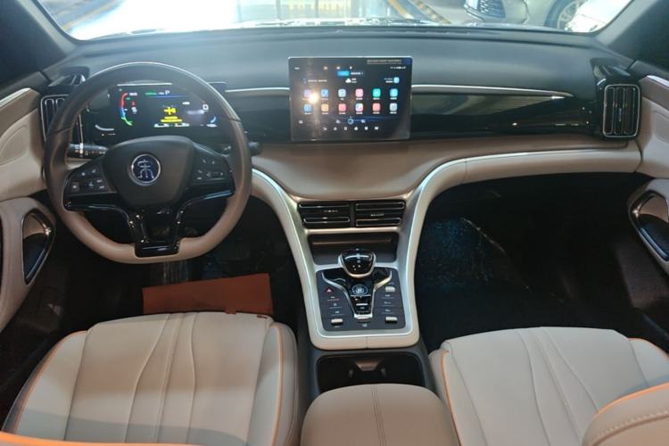 Used BYD Song Pro New Energy 2024 HONOR Edition DM-i 71KM Navigation Model Center Console