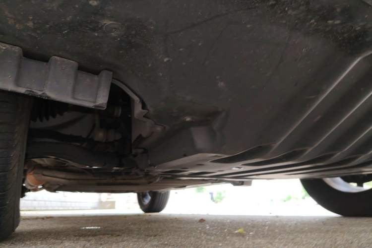 Used BYD Song Pro New Energy 2024 HONOR Edition DM-i 110KM Beyond Model Chassis Front Right
