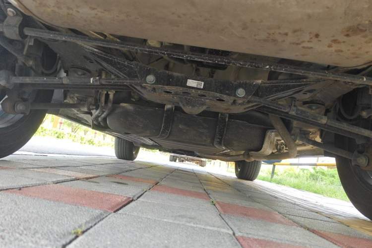 Used BYD Song Pro New Energy 2024 HONOR Edition DM-i 71KM Navigation Model Chassis Rear