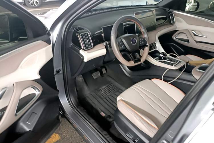Used BYD Song Pro New Energy 2024 HONOR Edition DM-i 110KM Beyond Model Driver Seat