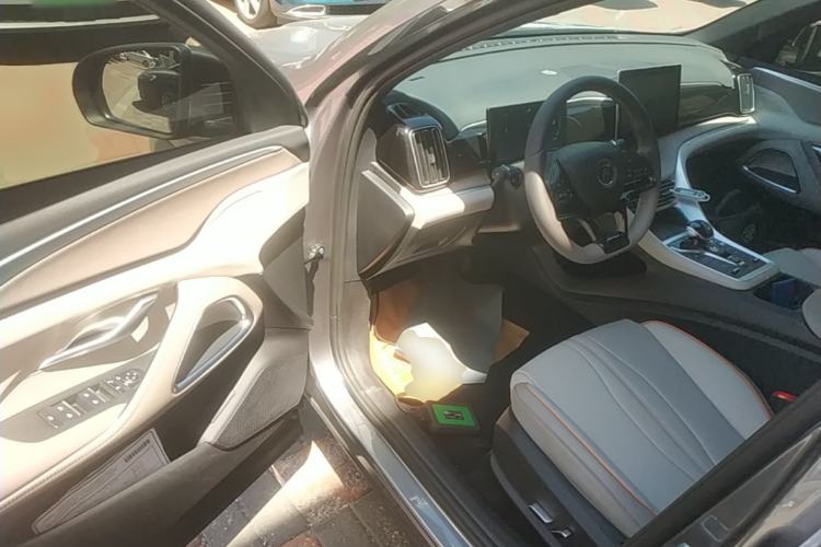 Used BYD Song Pro New Energy 2024 HONOR Edition DM-i 71KM Navigation Model Driver Seat