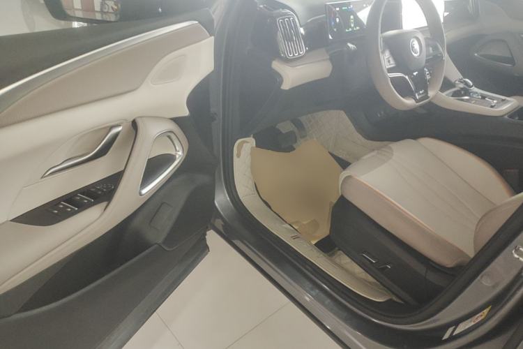 Used BYD Song Pro New Energy 2024 HONOR Edition DM-i 71KM Navigation Model Driver Seat
