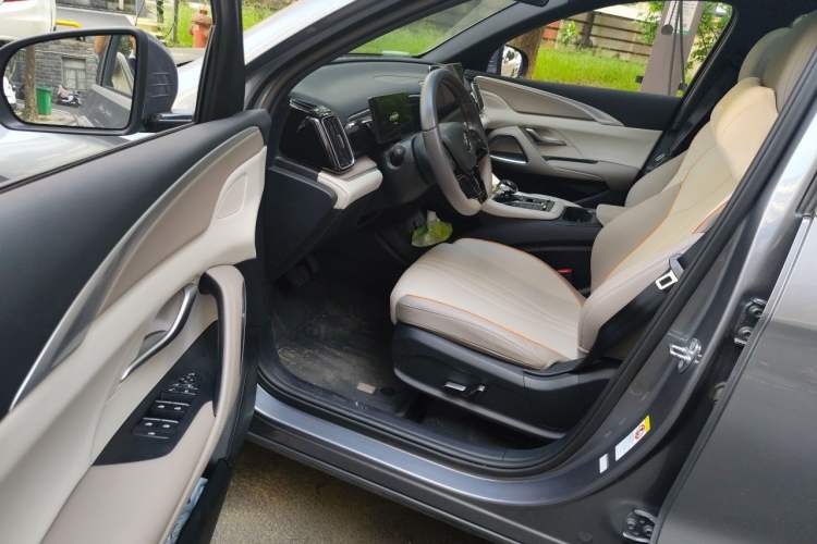 Used BYD Song Pro New Energy 2024 HONOR Edition DM-i 71KM Beyond Model Driver Seat