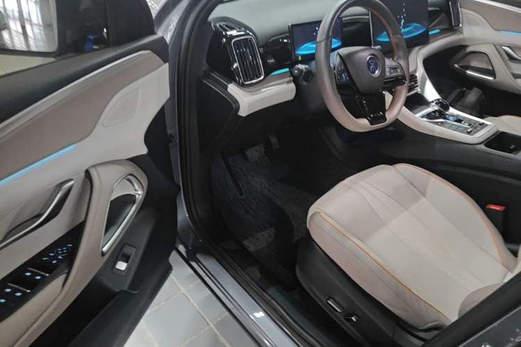 Used BYD Song Pro New Energy 2024 HONOR Edition DM-i 110KM Excellence Model Driver Seat