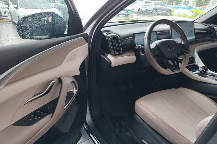 Used BYD Song Pro New Energy 2024 HONOR Edition DM-i 110KM Beyond Model Driver Seat