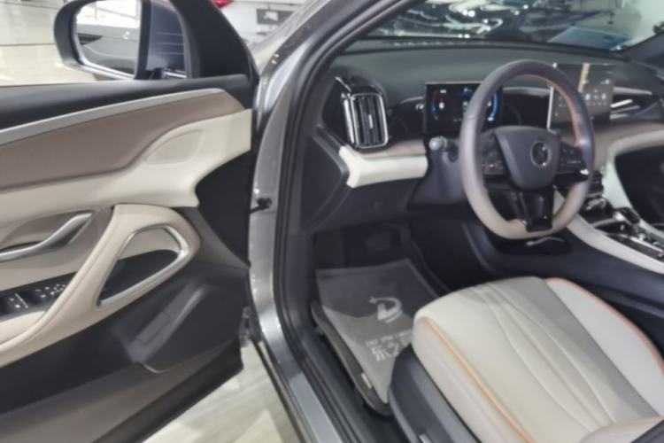 Used BYD Song Pro New Energy 2024 HONOR Edition DM-i 71KM Navigation Model Driver Seat