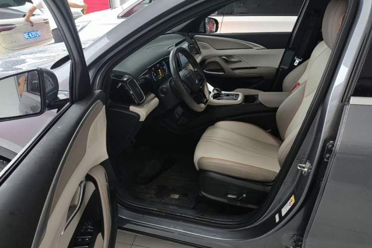 Used BYD Song Pro New Energy 2024 HONOR Edition DM-i 71KM Navigation Model Driver Seat