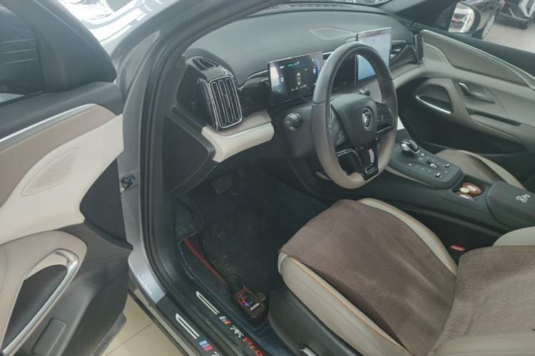 Used BYD Song Pro New Energy 2024 HONOR Edition DM-i 71KM Navigation Model Driver Seat