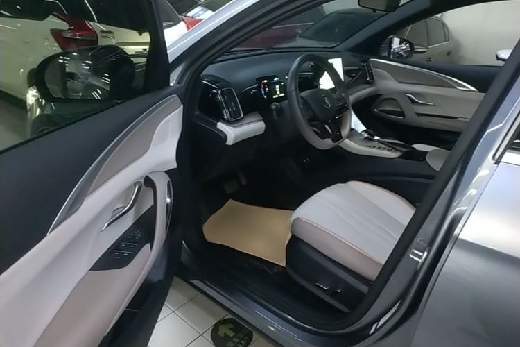 Used BYD Song Pro New Energy 2024 HONOR Edition DM-i 71KM Navigation Model Driver Seat