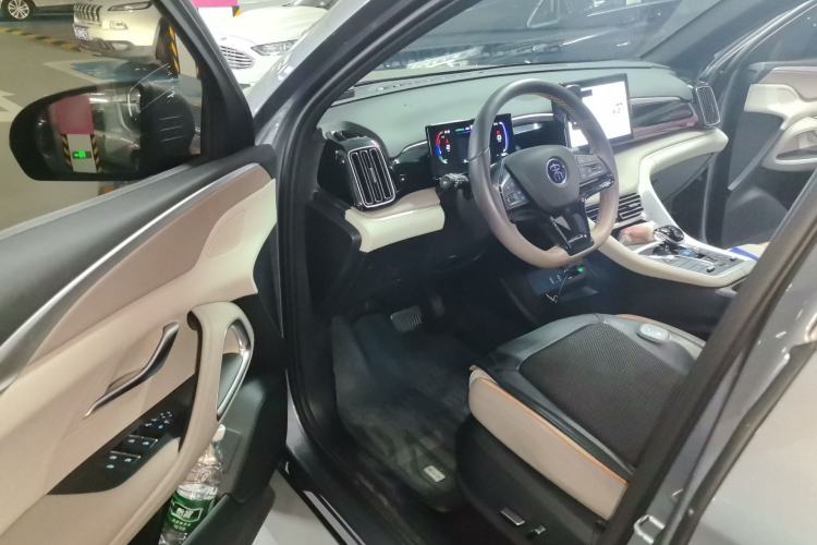Used BYD Song Pro New Energy 2024 HONOR Edition DM-i 71KM Navigation Model Driver Seat