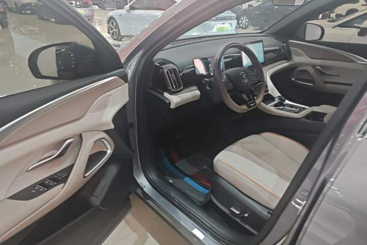 Used BYD Song Pro New Energy 2024 HONOR Edition DM-i 71KM Navigation Model Driver Seat