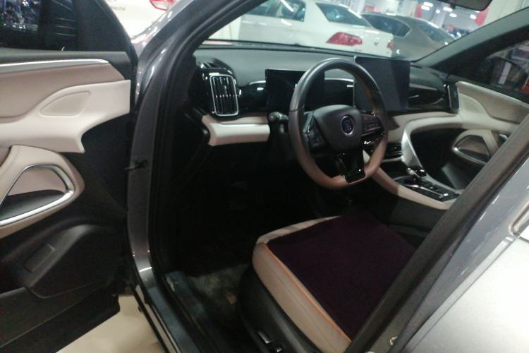 Used BYD Song Pro New Energy 2024 HONOR Edition DM-i 71KM Beyond Model Driver Seat