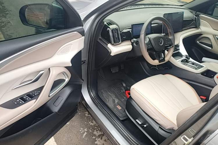 Used BYD Song Pro New Energy 2024 HONOR Edition DM-i 110KM Beyond Model Driver Seat